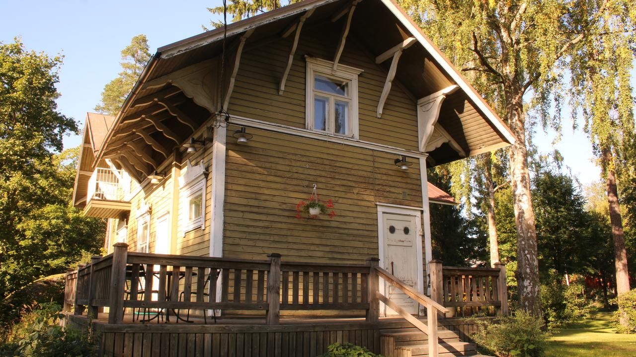 Отель Kartanohotelli Karhulan Hovi Котка-30