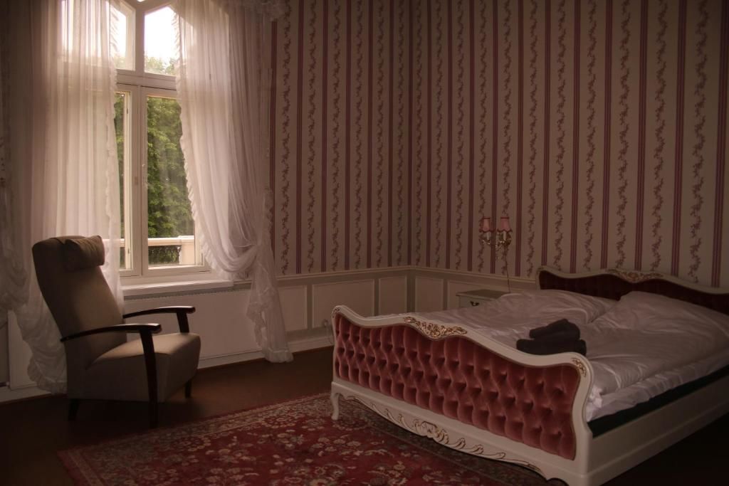 Отель Kartanohotelli Karhulan Hovi Котка-58